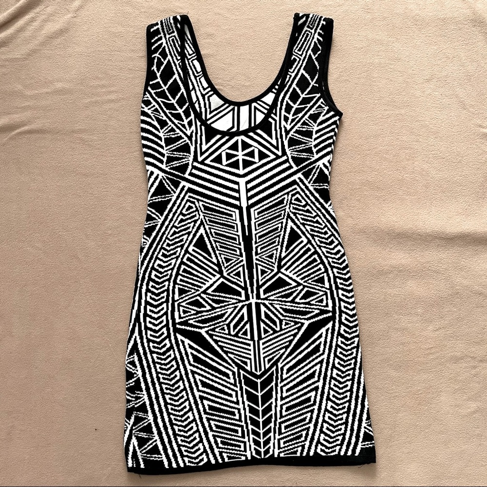 💞2/$20 HERA Patterned Dress